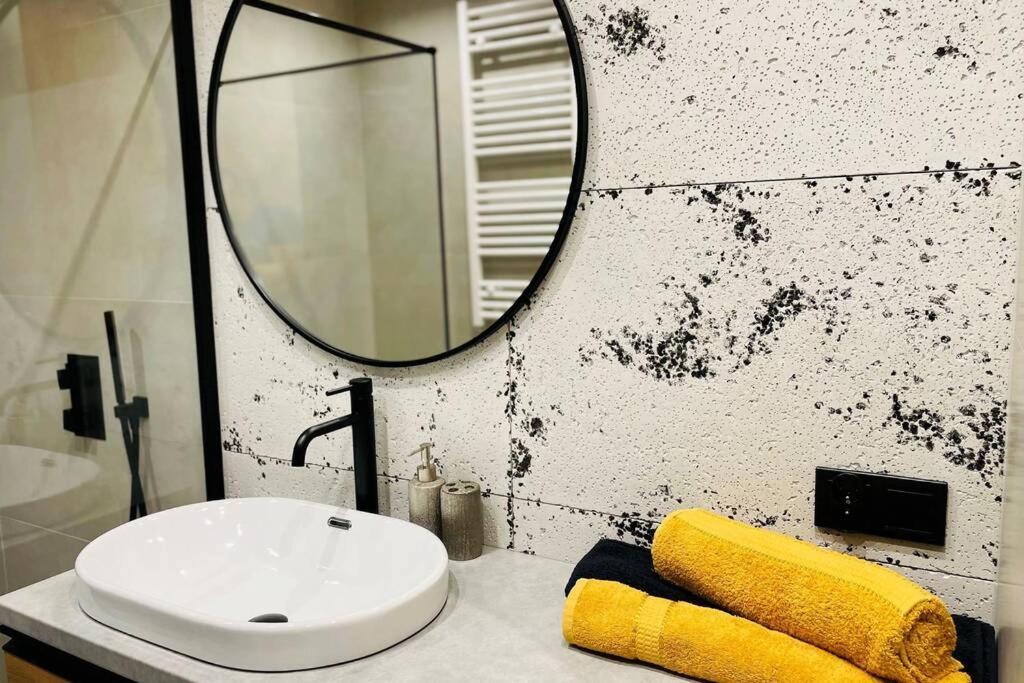 Apartament Twierdza Z Widokiem Na Jezioro 奥斯特罗达 外观 照片